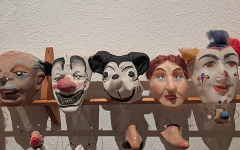 Maskenausstellung im Haus des Gastes in Manebach 