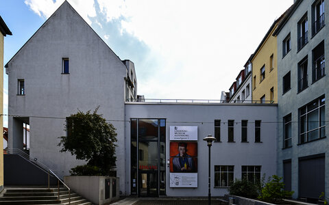 Ausstellungseröffnung: Was macht die Kunst? – Werke der Dozentinnen und Dozenten des studio (am 22. Januar 2026)