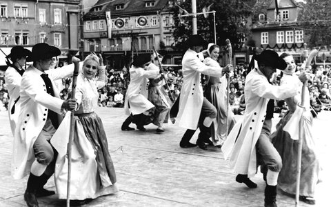 Folklore, Schwung und Lebensfreude: 66 Jahre Tanzensemble Rudolstadt