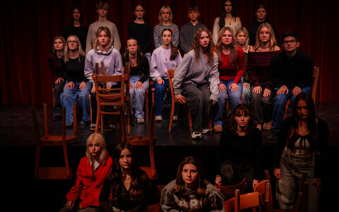 Die Welle (Stück von Reinhold Tritt nach dem Roman von Morton Rhue)